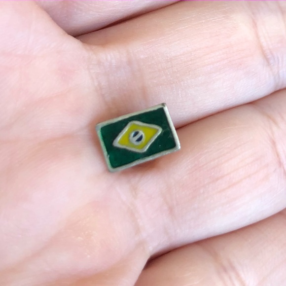 Tiny Brazilian flag earring (only one) Brasil  EUC - Picture 2 of 5